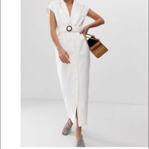 Elegant summer off-white dress with cut out